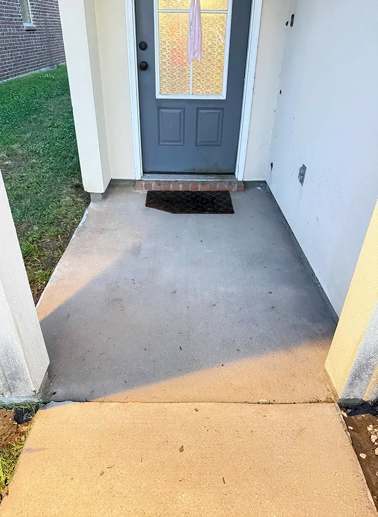 Front entryway after pressure washing in Baton Rouge